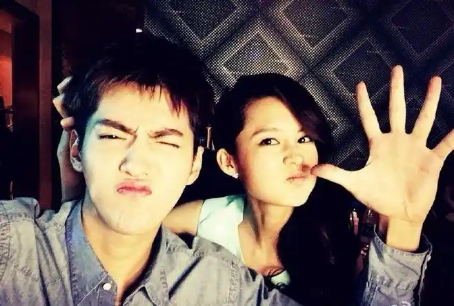 与吴亦凡共同出演电影《致青春2:原来你还在这里》的青年演员李沁在