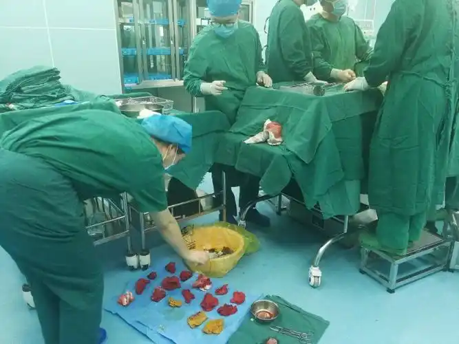 仔细清点术中物品,保证手术安全.