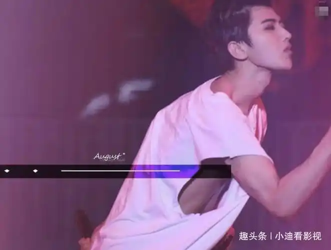 蔡徐坤的腹肌让人意外公然秀腹肌太撩人网友彭于晏都没法比