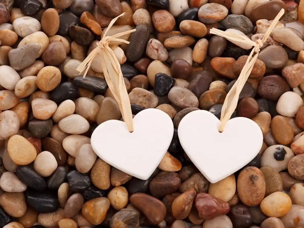 光滑漂亮的鹅卵石图片桌面壁纸