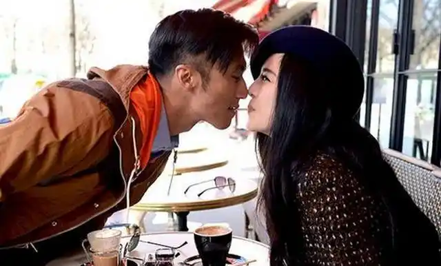 五大明星夫妻的亲吻瞬间:黄晓明,杨幂跟刘恺威鼻尖相碰猛的吻上