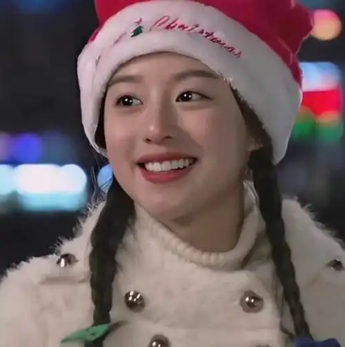 是金智媛美女的圣诞头像!