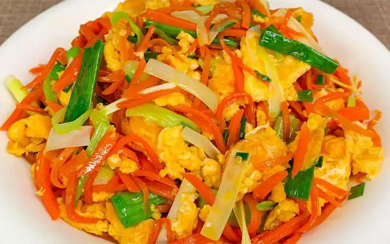 胡萝卜炒鸡蛋,先炒胡萝卜还是先炒鸡蛋,教你正确做法,鲜嫩入味