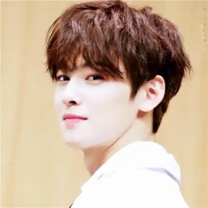 时尚潮流韩国明星男生头像图片送给今年追星的女生