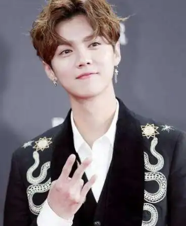 男生桃心刘海如何扎 男生桃心刘海弄法