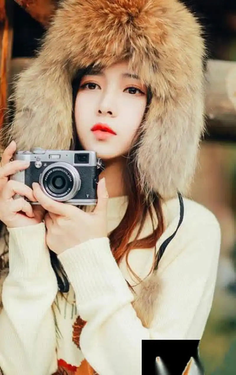 实时拍摄美女图片:秋意浓转淡爱你一万年