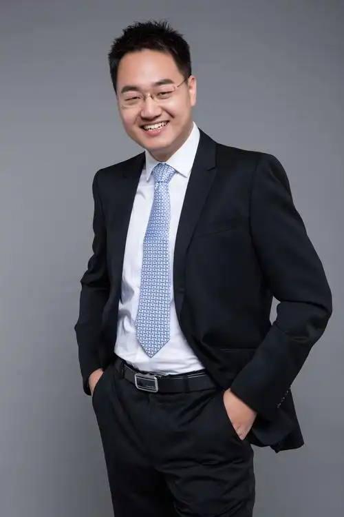 思岚科技ceo陈士凯面对电梯机器人不止要会坐还得会挤