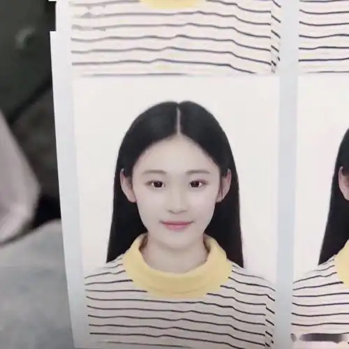 无意间发现女朋友的高中素颜证件照后