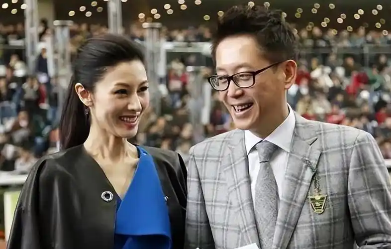 李嘉欣跟刘銮雄的恩怨史,到底谁是谁非?两个人都是在互相利用