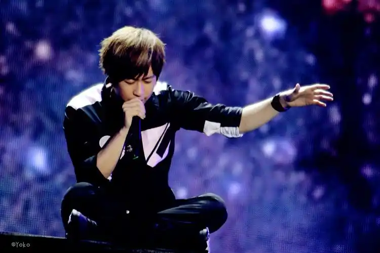 五月天 陈信宏 演唱会 - 堆糖,美图壁纸兴趣社区