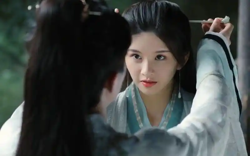 来一位小脸圆圆的小姐姐小黑龙林思意古装剪辑汉服拍摄炸山姑娘古风