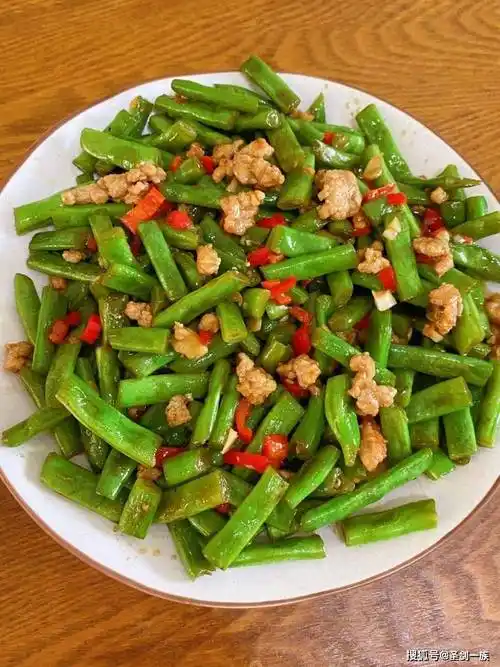 推荐8道家常菜,鲜嫩美味,爽口不油腻,都爱吃_蒜末_做法_胡萝卜