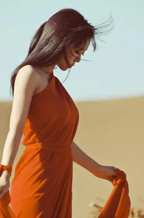 云朵的个人资料简介(女歌手云朵有哪些代表歌曲)