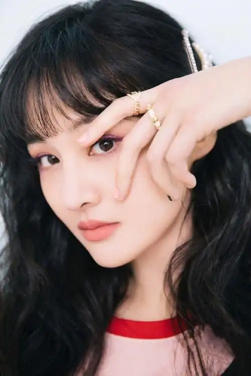 郑爽清爽甜美春日大片写真图片24