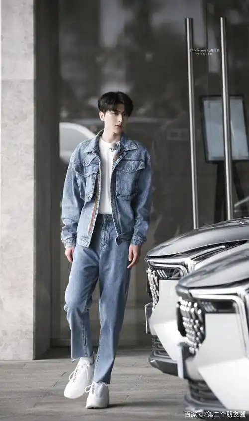 《跑男9》录制:路透图暴露蔡徐坤真实颜值!