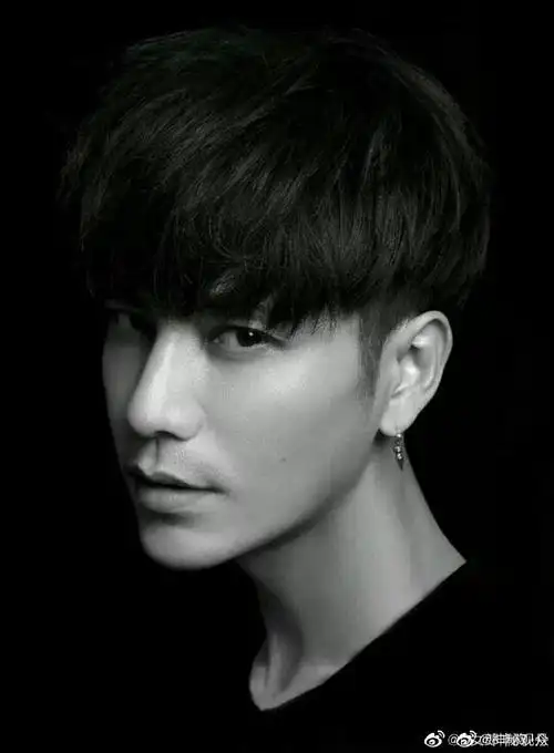 陈坤寸头##陈坤以为扫楼是扫地