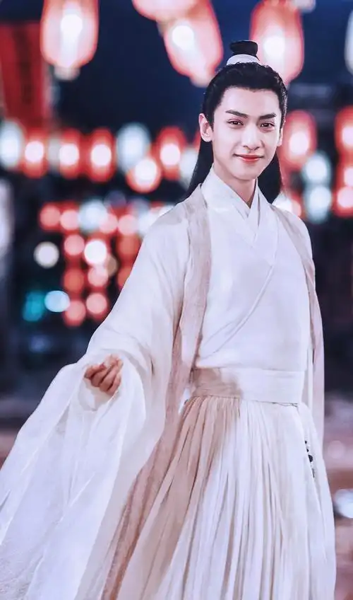 罗云熙古装,此公子只应见画,人间哪得几回闻,白衣翩翩人似玉