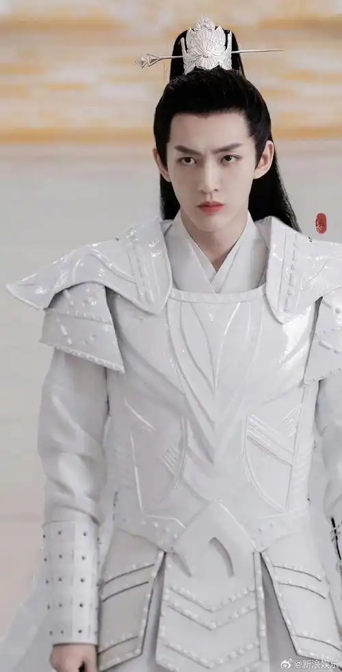 旧爱浪#2021年《遇龙》,邓为饰演雪阡寻,冷面如霜,生而孤独,"我用尽