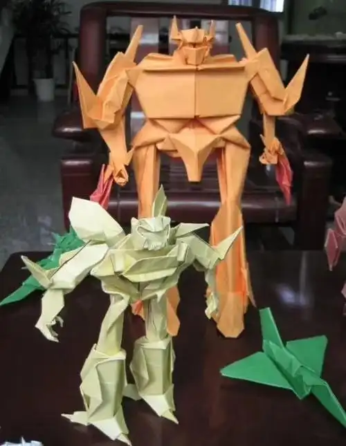 第二代第三代直接用a4纸折出变形金刚厦门海沧有位折纸高手俘获