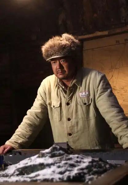 董勇演绎英雄团长 体恤百姓疾苦新浪娱乐讯 二十五集大型红色电视