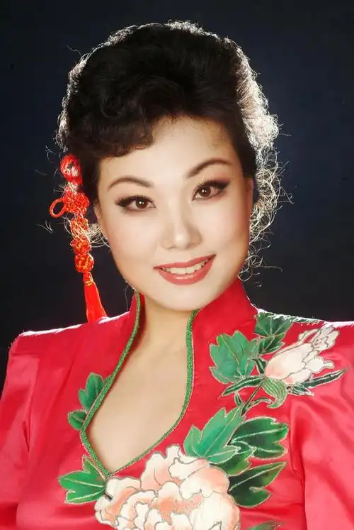 黄华丽(中国女高音歌唱家))_石塘网