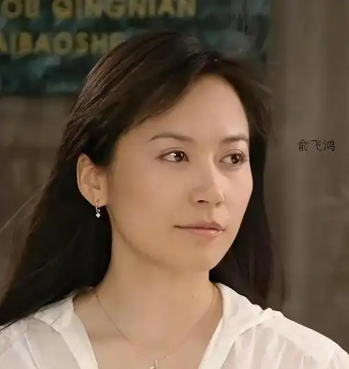 大学退学,抛弃"铁饭碗",53岁未婚未孕的她迎来了新的人生|俞飞鸿