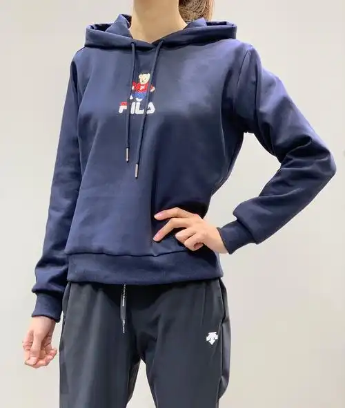 点此购买 斐乐小熊镶钻女款连帽卫衣 zy 213388