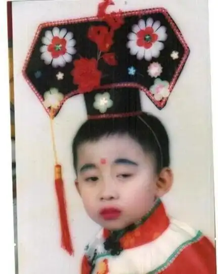 小时候的那些搞笑照片看完不准笑