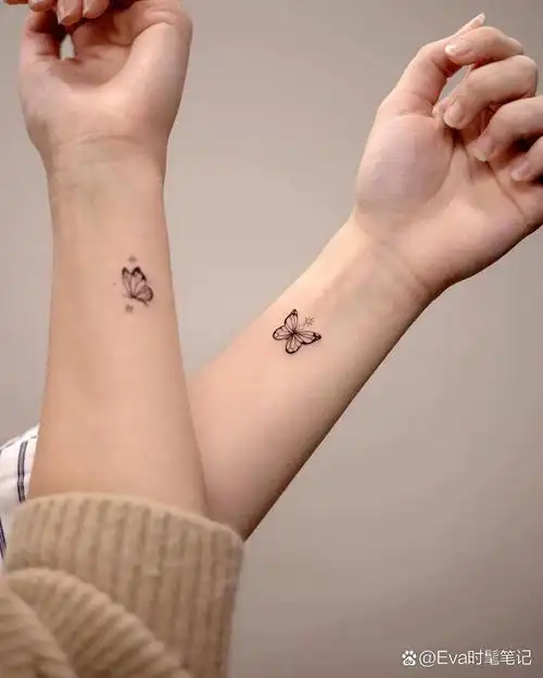 小蝴蝶 女生手腕上的蝴蝶纹身小图案,简笔蝴蝶纹身图案,闺蜜纹身图案