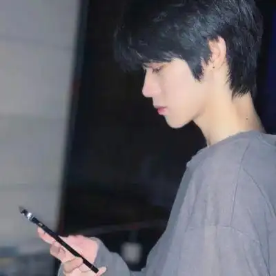 精致侧脸杀男生头像真人图片