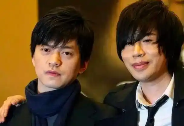 李健44岁妻子孟小蓓罕见露面结婚20年始终坚持丁克后悔了吗