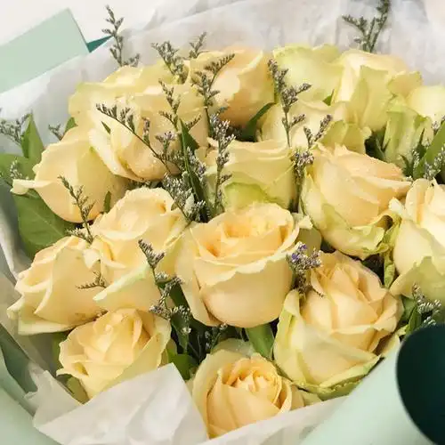 爱上不俗的你·19枝香槟玫瑰韩式花束