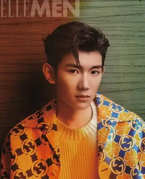 王源越来越硬汉!