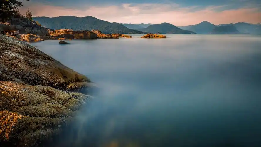 蓝色海边唯美风景桌面壁纸高清大图预览1920x1080_风景壁纸下载_美桌