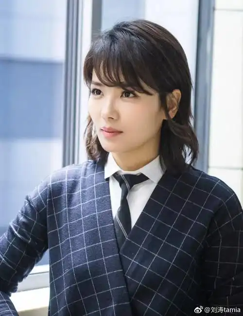 剪了短发的佟丽娅赵丽颖美出新高度!