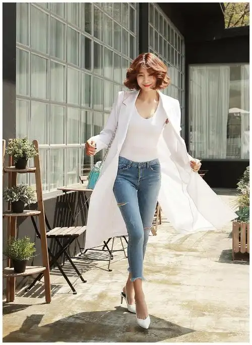 牛仔裤搭配高跟鞋,让时尚变得更简单