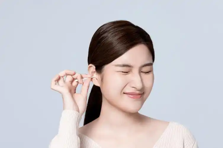 女子爱掏耳朵,竟然导致恶性肿瘤?