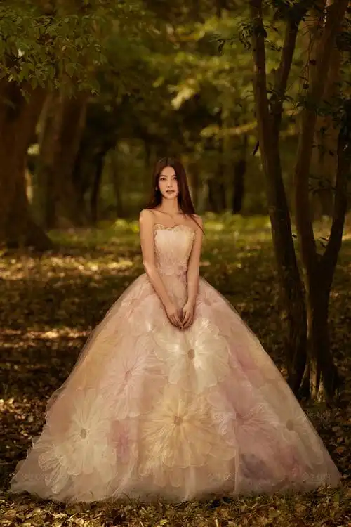 让所有女生都心动的氛围感森系婚纱照