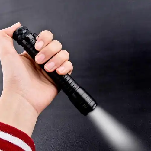 强光战术手电筒铝合金多功能led强光手电筒攻击头破窗防身