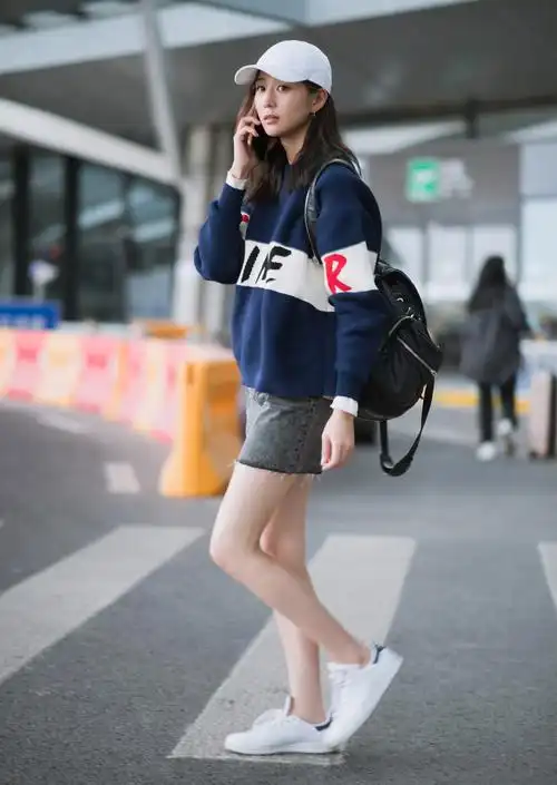 张钧甯现身机场可爱俏皮时尚感max