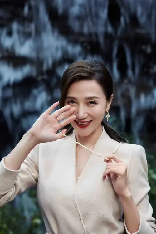 午夜场来嗑阿朵和黄龄