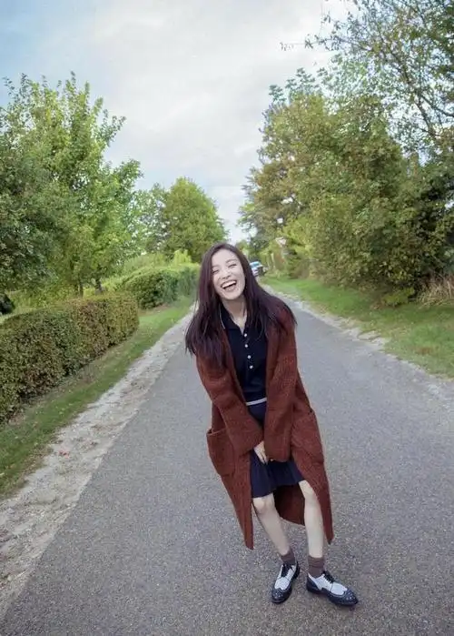 时尚女王倪妮教科书式穿搭学会这几招街拍轻松更有范儿