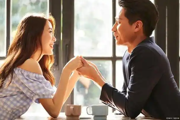 男女只要是正常交往,属于普通朋友,那么在往来过程中,行为表现极为