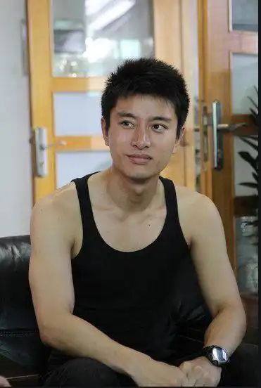 贾乃亮,那个曾经为爱低到尘埃里的男人,走了