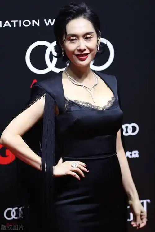 朱茵这身材,这才是尤物啊!