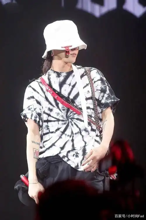 最爱小雏菊的男生权志龙,gd穿搭独具特色,引领着新一代时尚潮流