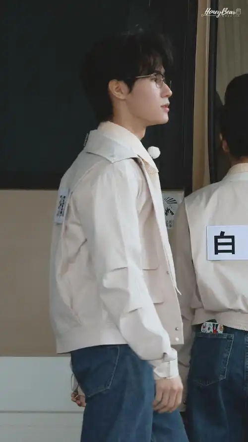 时代少年团诠释各自潮流穿搭##张真源奔跑吧