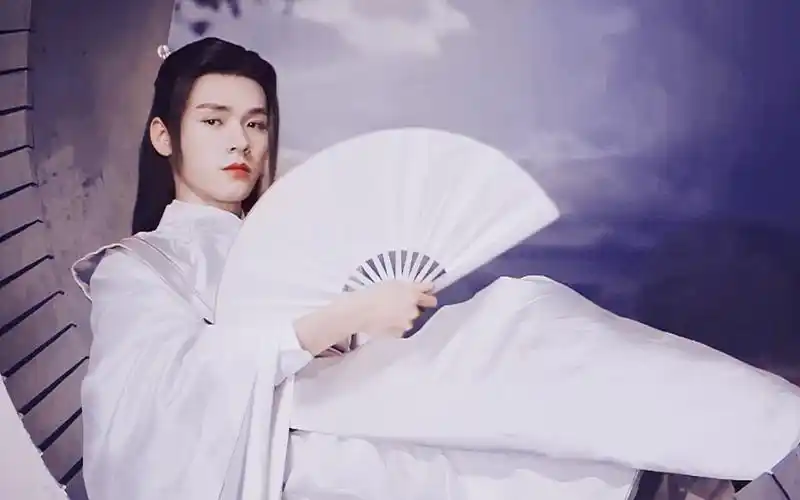 龚俊温客行持扇合集这哪里是持扇是持的山人们的心啊