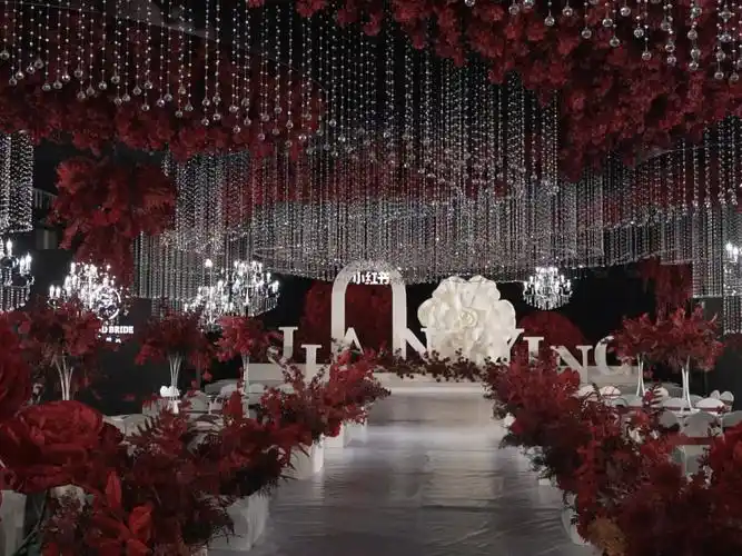 烟台婚礼丨红色大气现场布置