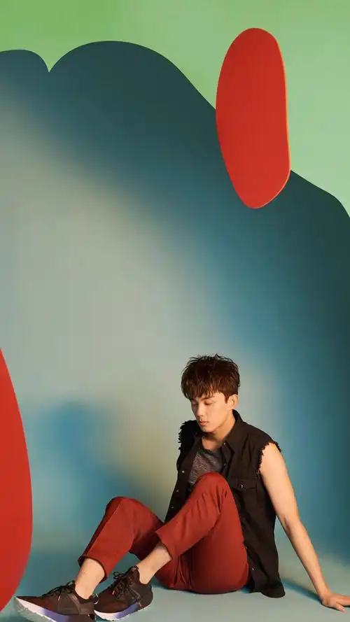 吴磊杂志写真手机壁纸